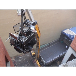 April  2017 : Extraction of machines from 25 meters high